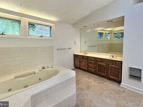 6444 Eppard Street, Falls Church VA 22042