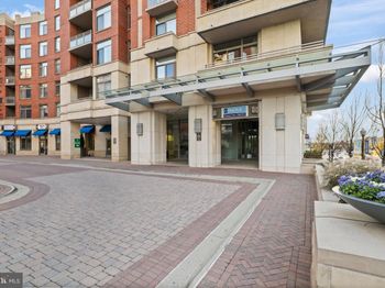 3600 S Glebe Road