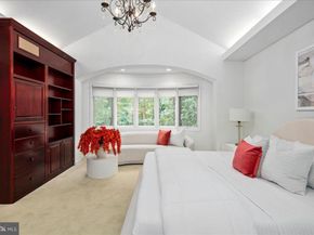 7058 Idylwood Road, Falls Church VA 22043