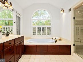 7058 Idylwood Road, Falls Church VA 22043