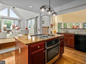 7058 Idylwood Road, Falls Church VA 22043