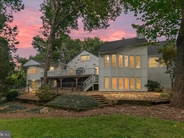 7058 Idylwood Road, Falls Church VA 22043