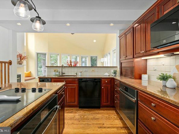 7058 Idylwood Road, Falls Church VA 22043