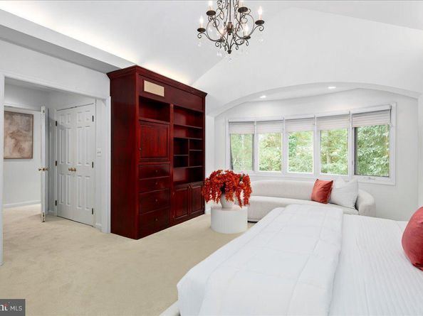 7058 Idylwood Road, Falls Church VA 22043