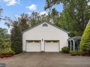 7058 Idylwood Road, Falls Church VA 22043