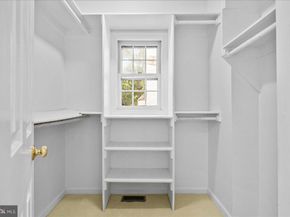 7058 Idylwood Road, Falls Church VA 22043
