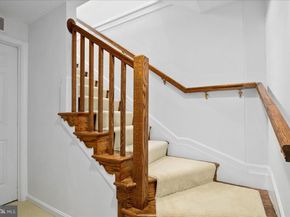 7058 Idylwood Road, Falls Church VA 22043
