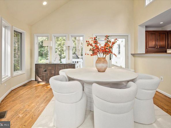 7058 Idylwood Road, Falls Church VA 22043