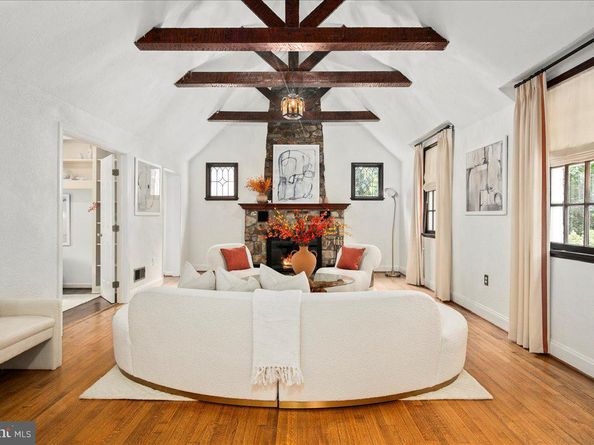 7058 Idylwood Road, Falls Church VA 22043