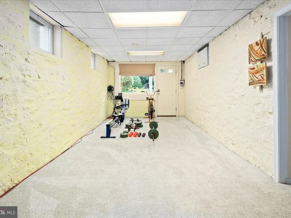 7058 Idylwood Road, Falls Church VA 22043