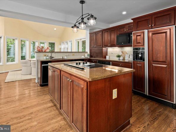 7058 Idylwood Road, Falls Church VA 22043