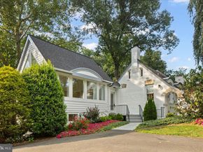 7058 Idylwood Road, Falls Church VA 22043