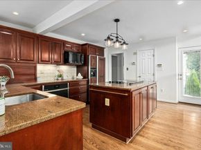 7058 Idylwood Road, Falls Church VA 22043