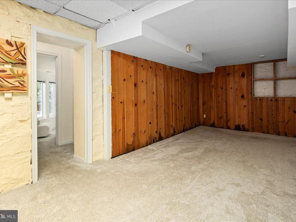7058 Idylwood Road, Falls Church VA 22043