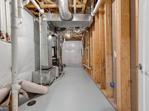 505 Hillcrest Drive SW, Vienna VA 22180