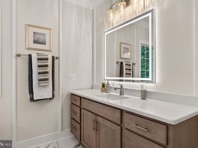 505 Hillcrest Drive SW, Vienna VA 22180