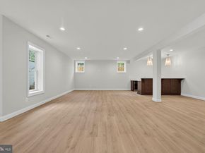 505 Hillcrest Drive SW, Vienna VA 22180