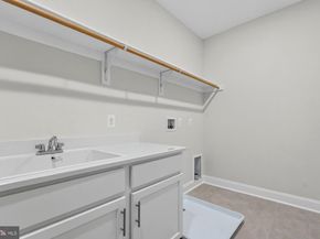 505 Hillcrest Drive SW, Vienna VA 22180