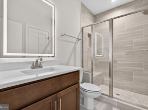 505 Hillcrest Drive SW, Vienna VA 22180