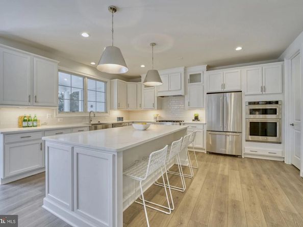505 Hillcrest Drive SW, Vienna VA 22180