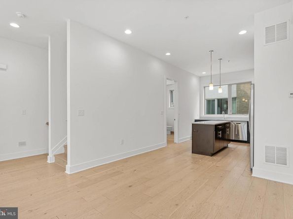 927 N Front Street 2, Philadelphia PA 19123