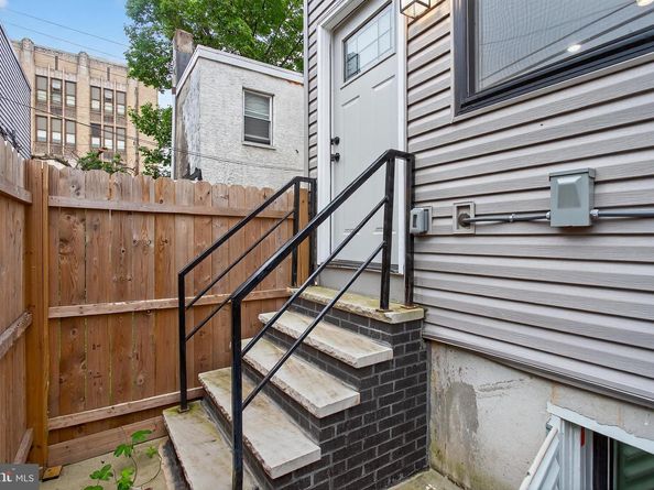 2407 W Seybert Street, Philadelphia PA 19121
