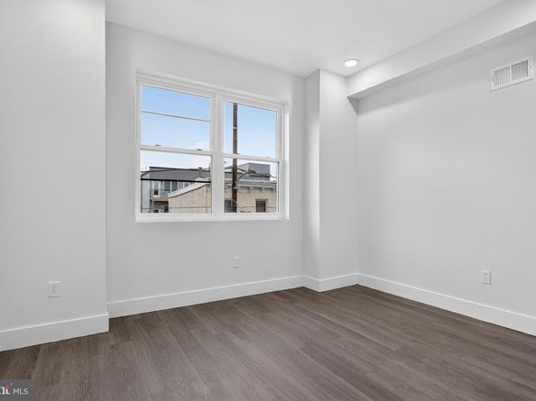 2407 W Seybert Street, Philadelphia PA 19121