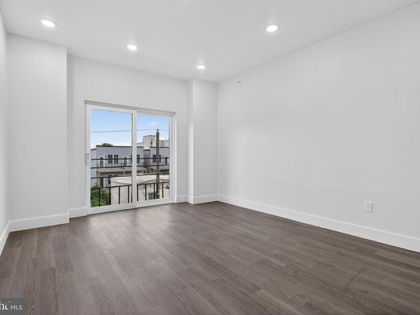 2407 W Seybert Street, Philadelphia PA 19121