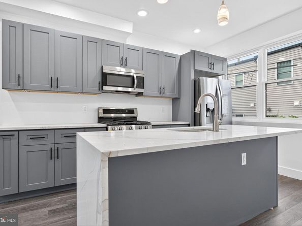 2407 W Seybert Street, Philadelphia PA 19121