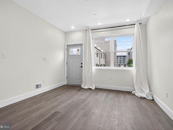2407 W Seybert Street, Philadelphia PA 19121