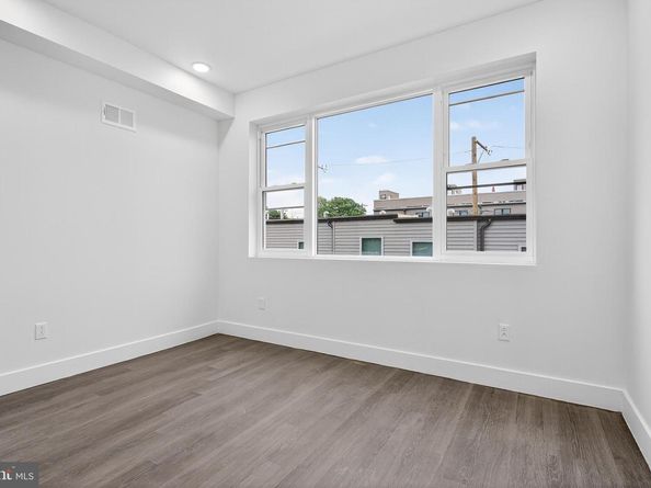 2407 W Seybert Street, Philadelphia PA 19121