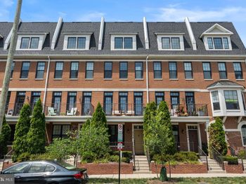 3334 7TH Street NE
