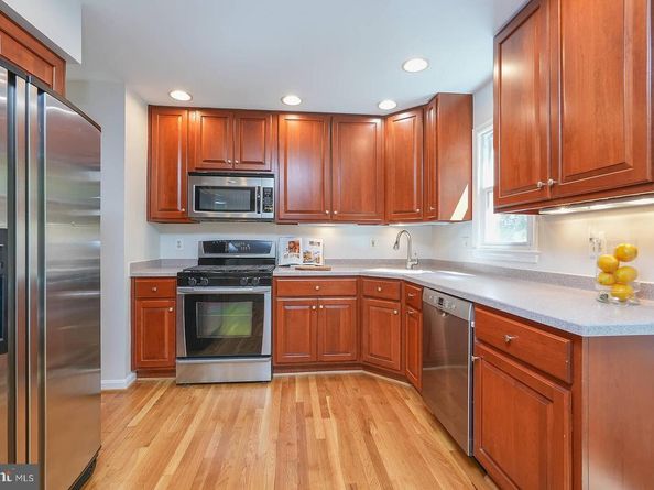 35 N Highland Street, Arlington VA 22201