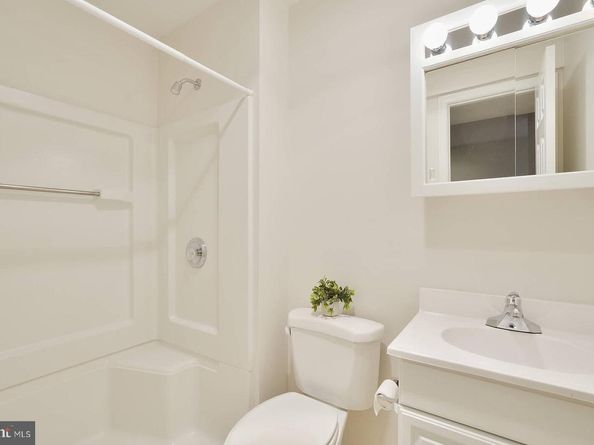 35 N Highland Street, Arlington VA 22201