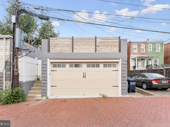 2105 4TH Street NE, Washington DC 20002