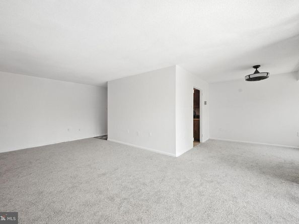 2500 N Van Dorn Street 406, Alexandria VA 22302