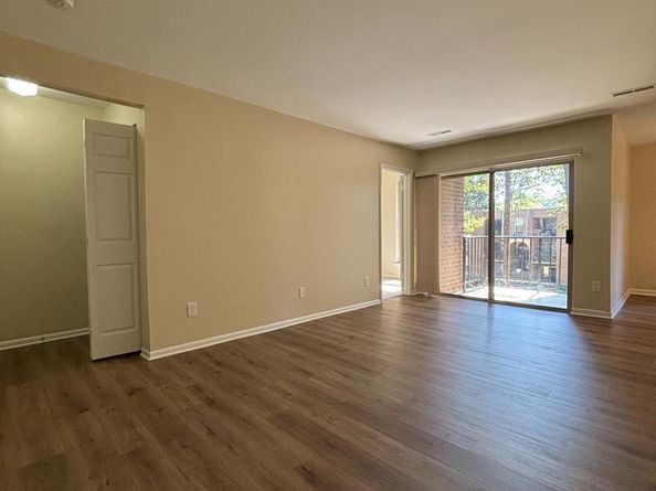 3314 Woodburn Village Drive 13, Annandale VA 22003