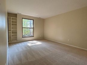 3314 Woodburn Village Drive 13, Annandale VA 22003