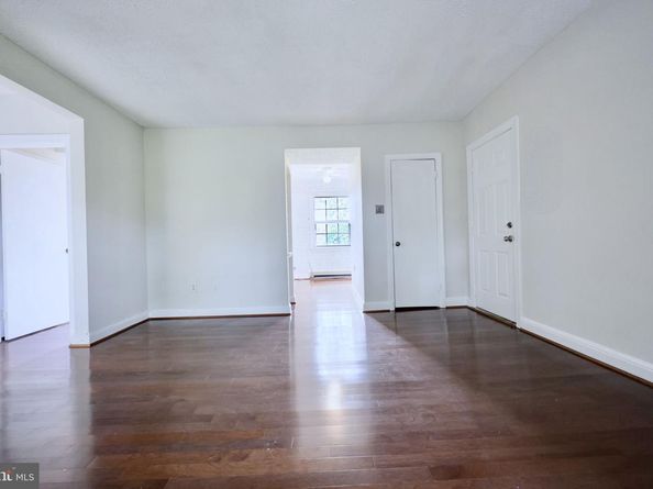 1814 W Abingdon Drive 201, Alexandria VA 22314