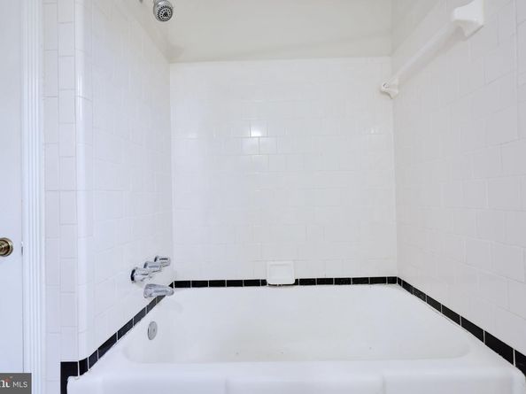 1814 W Abingdon Drive 201, Alexandria VA 22314