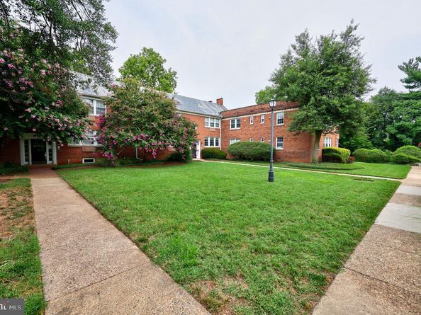 1814 W Abingdon Drive 201, Alexandria VA 22314