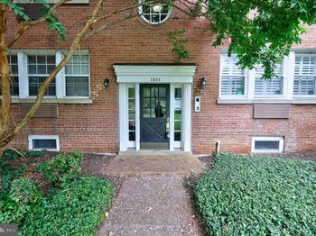 1814 W Abingdon Drive