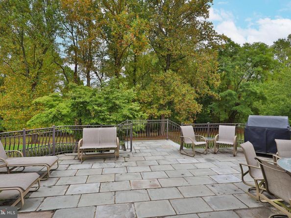 1121 Jefferson Lane, Huntingdon Valley PA 19006
