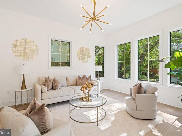 5631 Macarthur Boulevard NW, Washington DC 20016