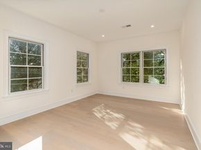 5631 Macarthur Boulevard NW, Washington DC 20016