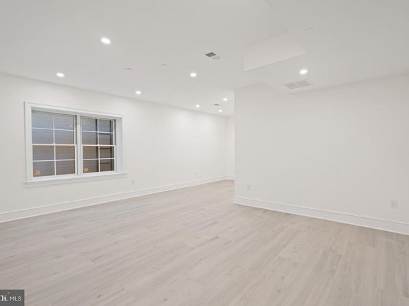 5631 Macarthur Boulevard NW, Washington DC 20016