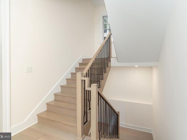 5631 Macarthur Boulevard NW, Washington DC 20016