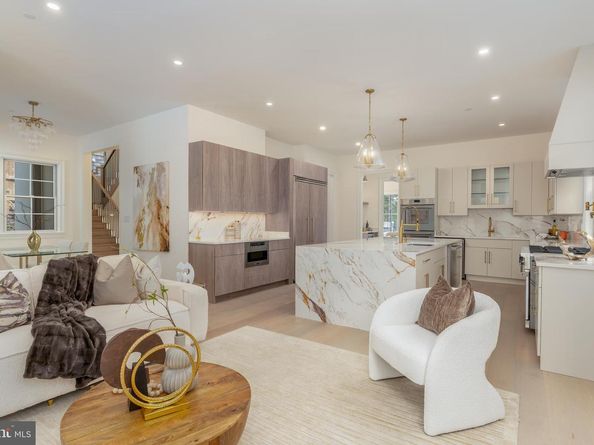 5631 Macarthur Boulevard NW, Washington DC 20016