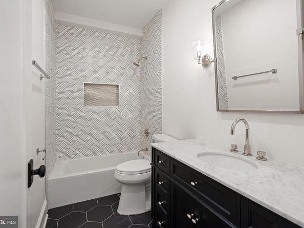 5631 Macarthur Boulevard NW, Washington DC 20016