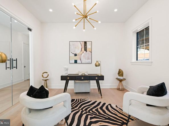 5631 Macarthur Boulevard NW, Washington DC 20016